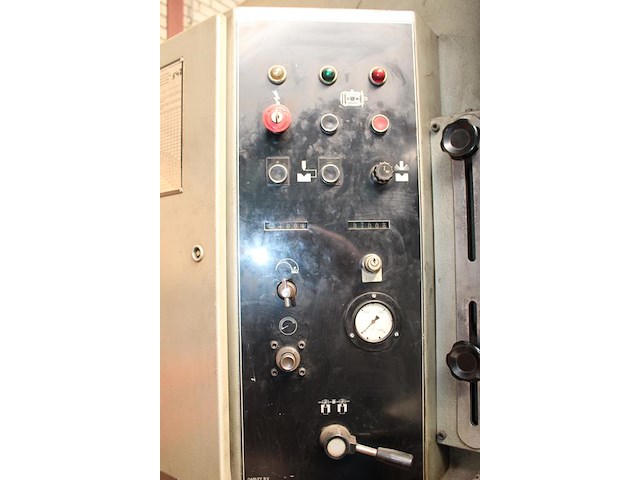 Kantbank darley ap150x 3100. bouwjaar 1978. capaciteit 150 ton. werklengte 310 cm. - afbeelding 7 van  7