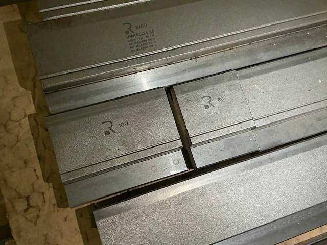 Kantbank matrijzen en stempels - afbeelding 11 van  25