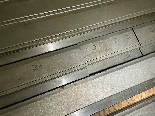 Kantbank matrijzen en stempels - afbeelding 12 van  25
