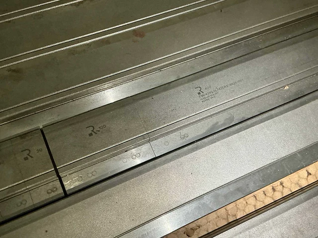 Kantbank matrijzen en stempels - afbeelding 21 van  25