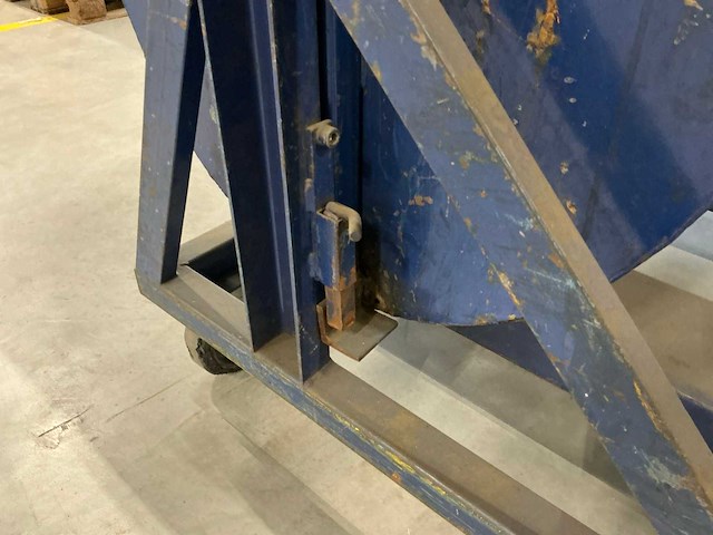 Kantelbak (1000 liter) - afbeelding 3 van  5