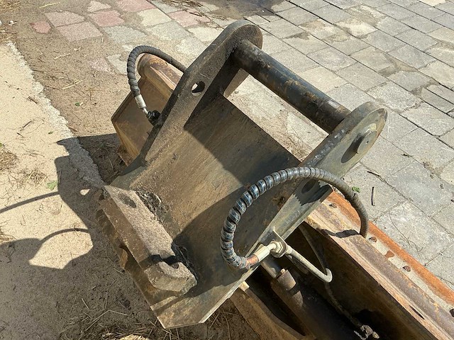 Kantelbak met pin-grabber snelwissel - afbeelding 7 van  12