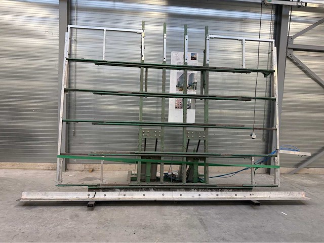 Kanteltafel v.v. 4 pneumatische cilinders 410x340x90cm - afbeelding 1 van  5