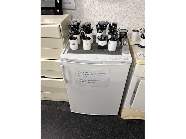 Kantine-, kantoor- en schoonmaakinventaris - afbeelding 4 van  31