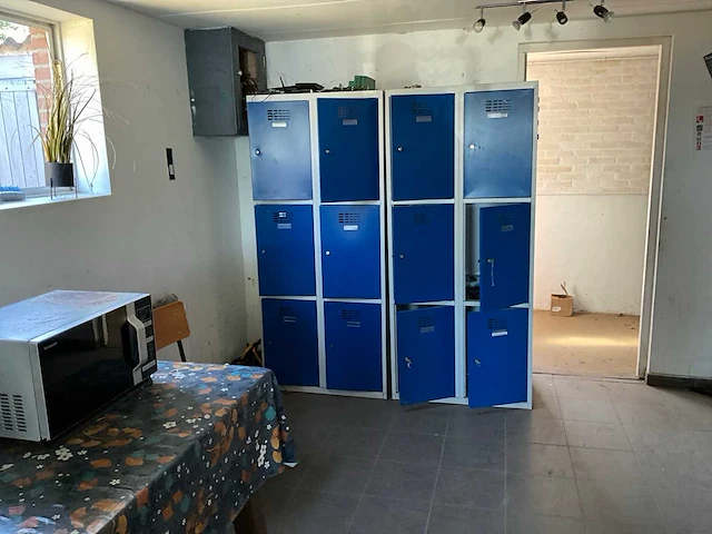 Kantine-inventaris - afbeelding 3 van  5