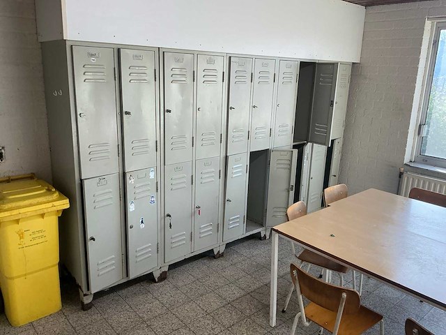 Kantine meubilair - afbeelding 1 van  5