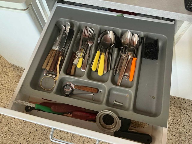 Kantine meubilair - afbeelding 5 van  5