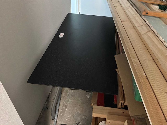 Kantine tafel en overig inventaris - afbeelding 7 van  7