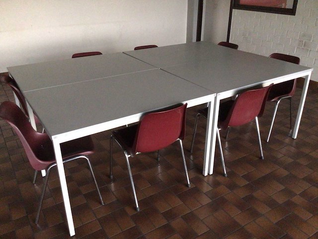 Kantine tafel en stoelen - afbeelding 1 van  1