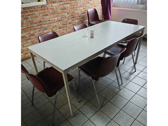 Kantine tafel met 10 stoelen - afbeelding 1 van  2