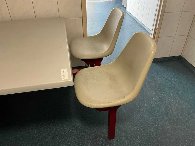 Kantine zit met stoelen (2x) - afbeelding 5 van  6