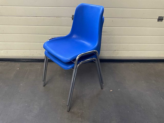 Kantinestoel blauw met chrome onderstel (100x) - afbeelding 1 van  6