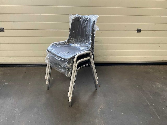Kantinestoel grijs met chrome onderstel (100x) - afbeelding 5 van  5