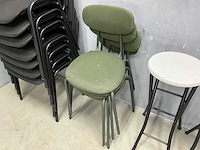 Kantinestoelen en krukken - afbeelding 4 van  7