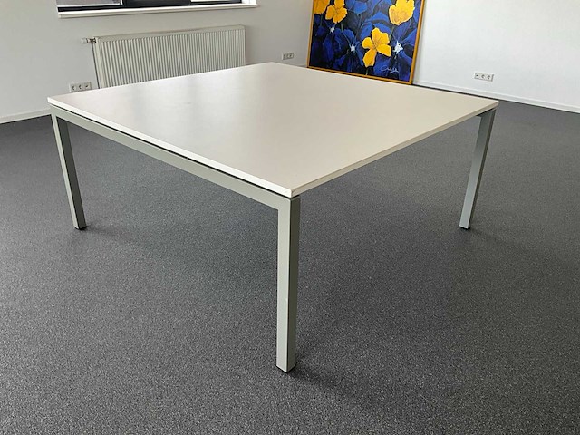 Kantinetafel 160 x 160 cm - afbeelding 1 van  5