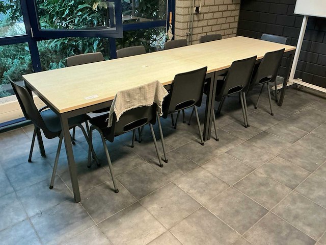 Kantinetafel (2x) met 10 stoelen - afbeelding 1 van  4