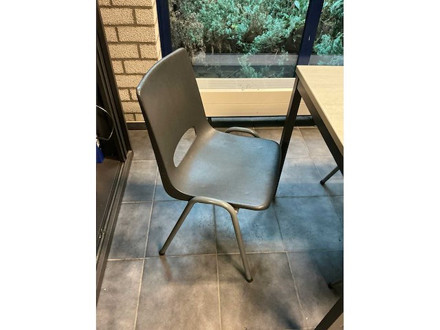 Kantinetafel (2x) met 10 stoelen - afbeelding 4 van  4