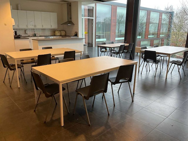 Kantinetafel en -stoelen (4x) - afbeelding 1 van  5