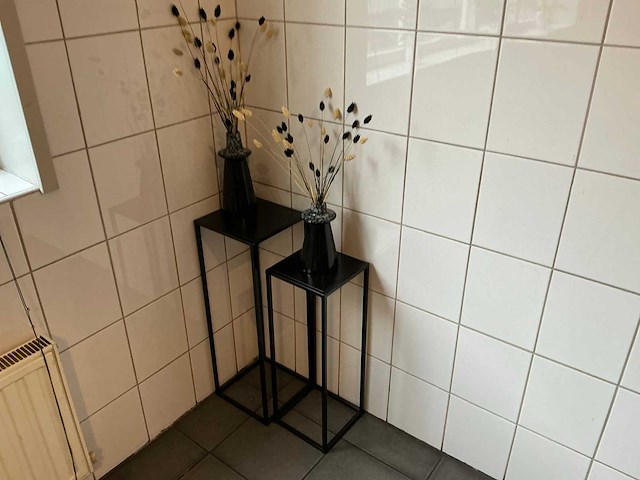 Kantinetafel en stoelen - afbeelding 4 van  6