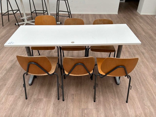 Kantinetafel en stoelen - afbeelding 3 van  6