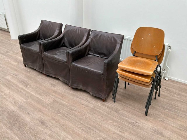 Kantinetafel en stoelen - afbeelding 4 van  6