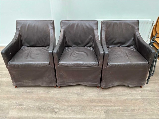 Kantinetafel en stoelen - afbeelding 5 van  6
