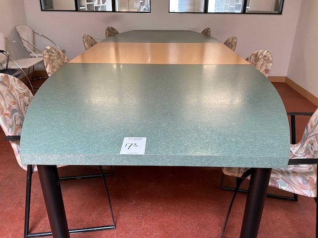 Kantinetafel en stoelen - afbeelding 3 van  5