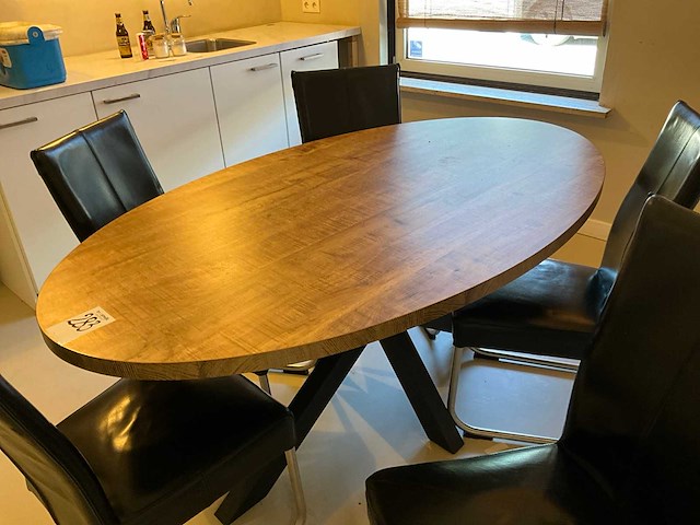 Kantinetafel en stoelen - afbeelding 4 van  6