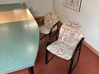 Kantinetafel en stoelen - afbeelding 2 van  3