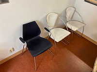 Kantinetafel en stoelen - afbeelding 3 van  3