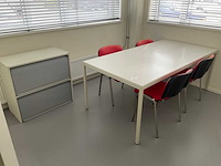 Kantinetafel met 4 stoelen en dossierkastje - afbeelding 1 van  4
