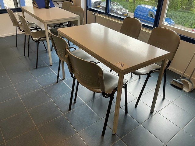 Kantinetafel met 6 stoelen (2x) - afbeelding 1 van  3