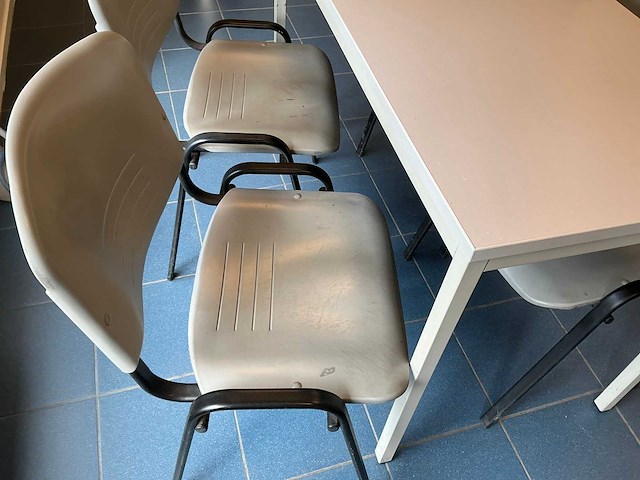 Kantinetafel met 6 stoelen (2x) - afbeelding 3 van  3
