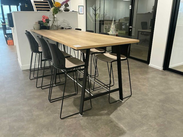 Kantinetafel met 8 krukken - afbeelding 1 van  6