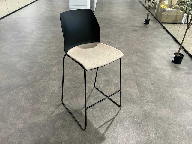 Kantinetafel met 8 krukken - afbeelding 4 van  6