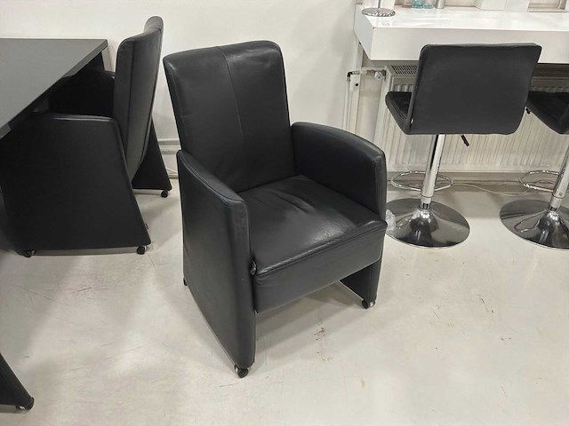 Kantinetafel met 8 verrijdbare stoelen - afbeelding 3 van  4