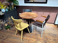 Kantinetafel met diverse stoelen (3x) - afbeelding 1 van  6