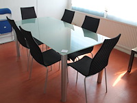 Kantinetafel met glazen blad en 6 stoelen. afmeting tafel 180 x 90 x 78 cm. let op: staat op 1e verdieping. - afbeelding 1 van  2