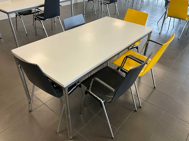 Kantinetafel met stoelen (10x) - afbeelding 3 van  10