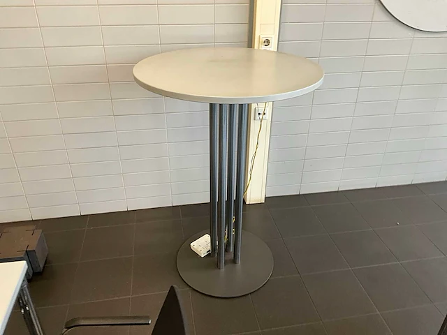 Kantinetafel met stoelen (10x) - afbeelding 9 van  10