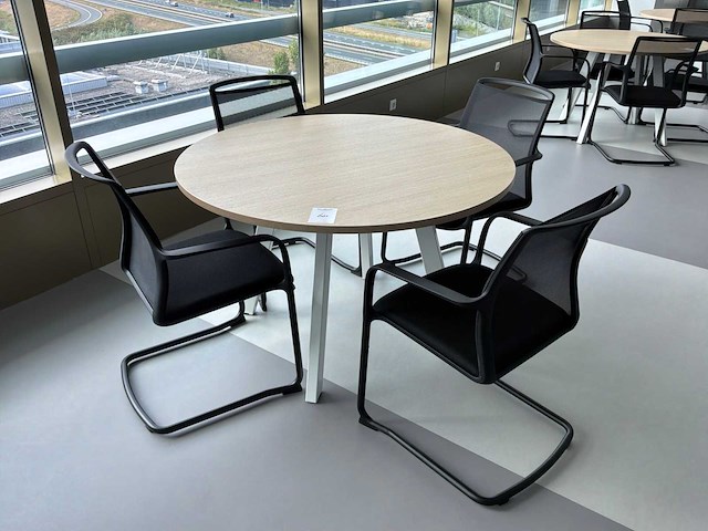 Kantinetafel met stoelen (3x) - afbeelding 1 van  5