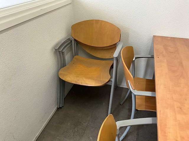 Kantinetafel met stoelen - afbeelding 2 van  4