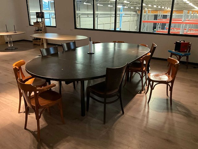 Kantinetafel met stoelen - afbeelding 2 van  8