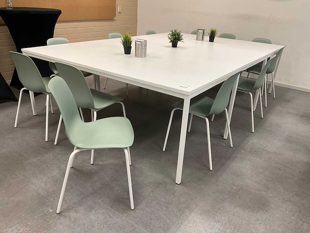 Kantinetafel met stoelen - afbeelding 1 van  8