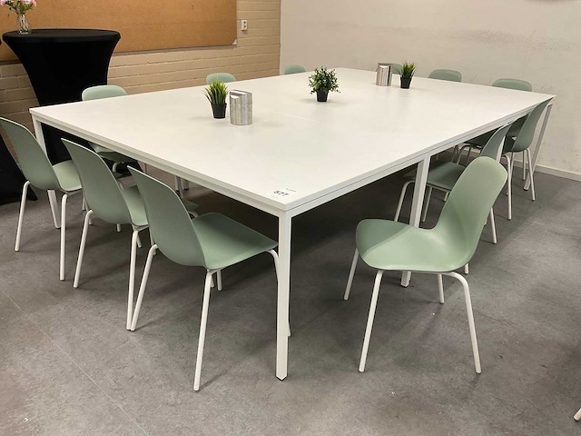 Kantinetafel met stoelen - afbeelding 2 van  8