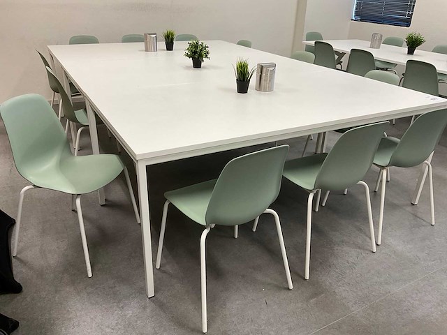 Kantinetafel met stoelen - afbeelding 4 van  8