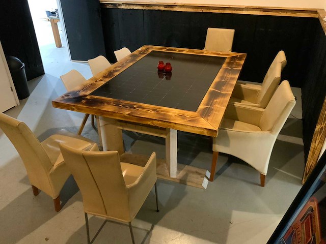 Kantinetafel met zonnepaneel - afbeelding 2 van  8