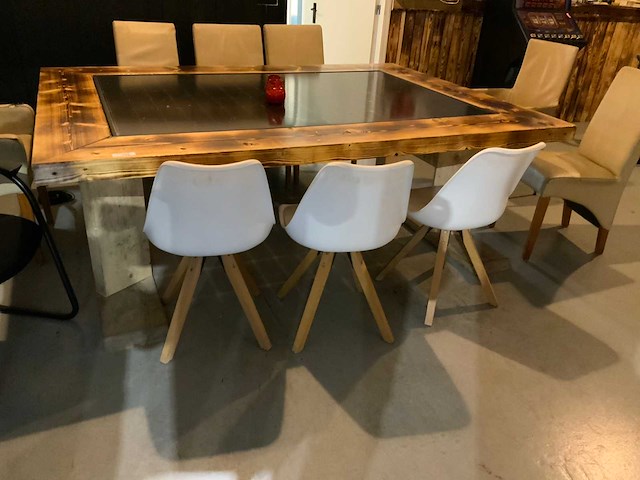Kantinetafel met zonnepaneel - afbeelding 3 van  8