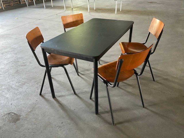 Kantinetafel + stoelen - afbeelding 1 van  4