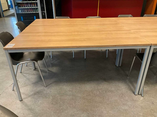 Kantinetafels met stoelen - afbeelding 10 van  11